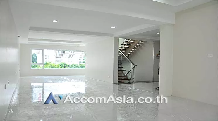 11  Office Space For Sale in Silom ,Bangkok BTS Sala Daeng AA13149